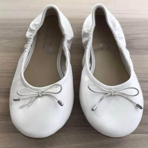 AMERICAN EAGLE | FAUX LEATHER WHITE FLATS